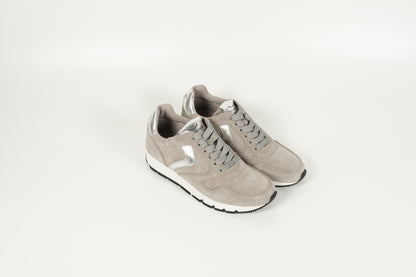Sneaker Grau