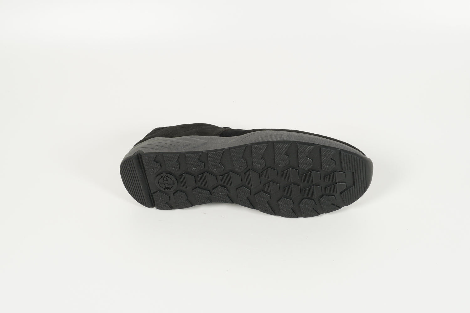 665001-01018 black Suede