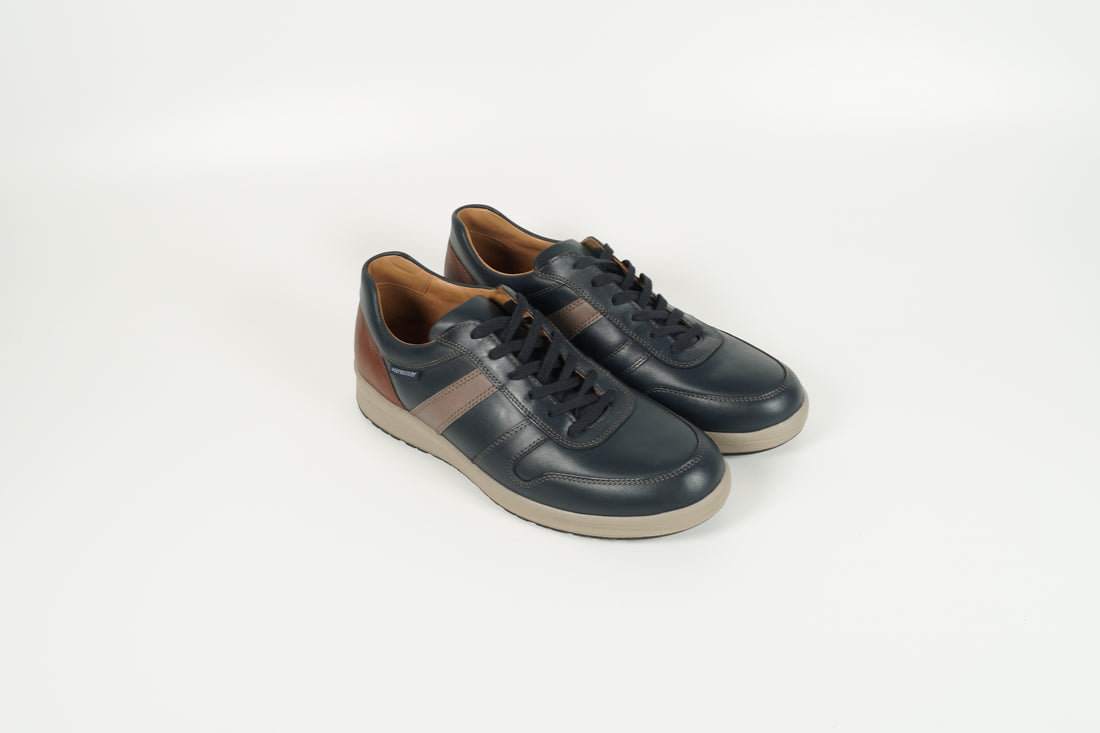 Sneaker Blau