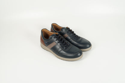 Sneaker Blau