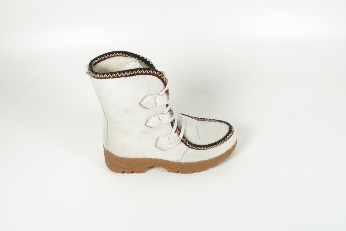 Boot gefüttert Weiss