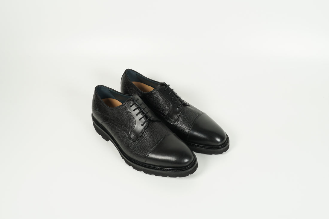 Schnürschuh Schwarz