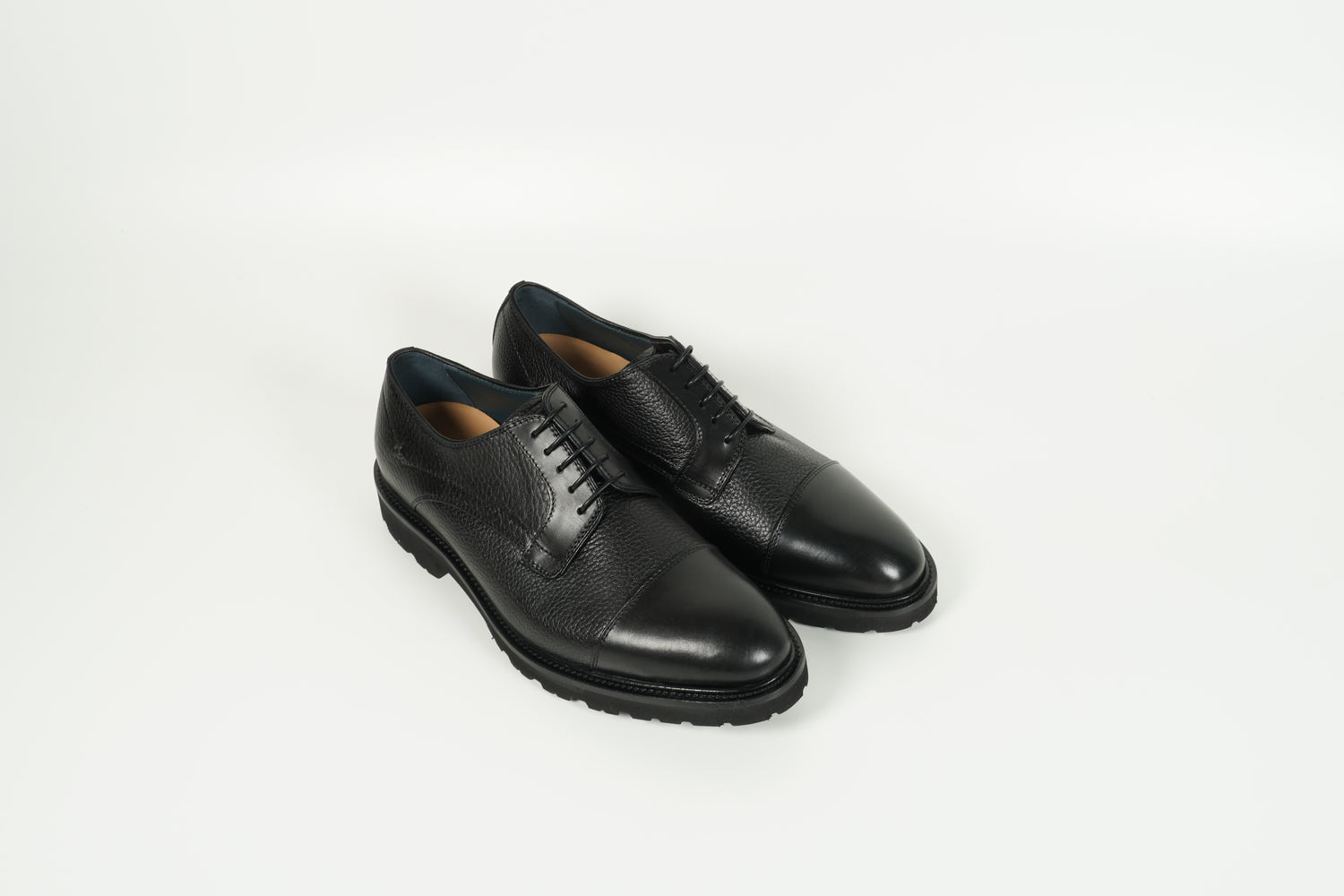 Schnürschuh Schwarz