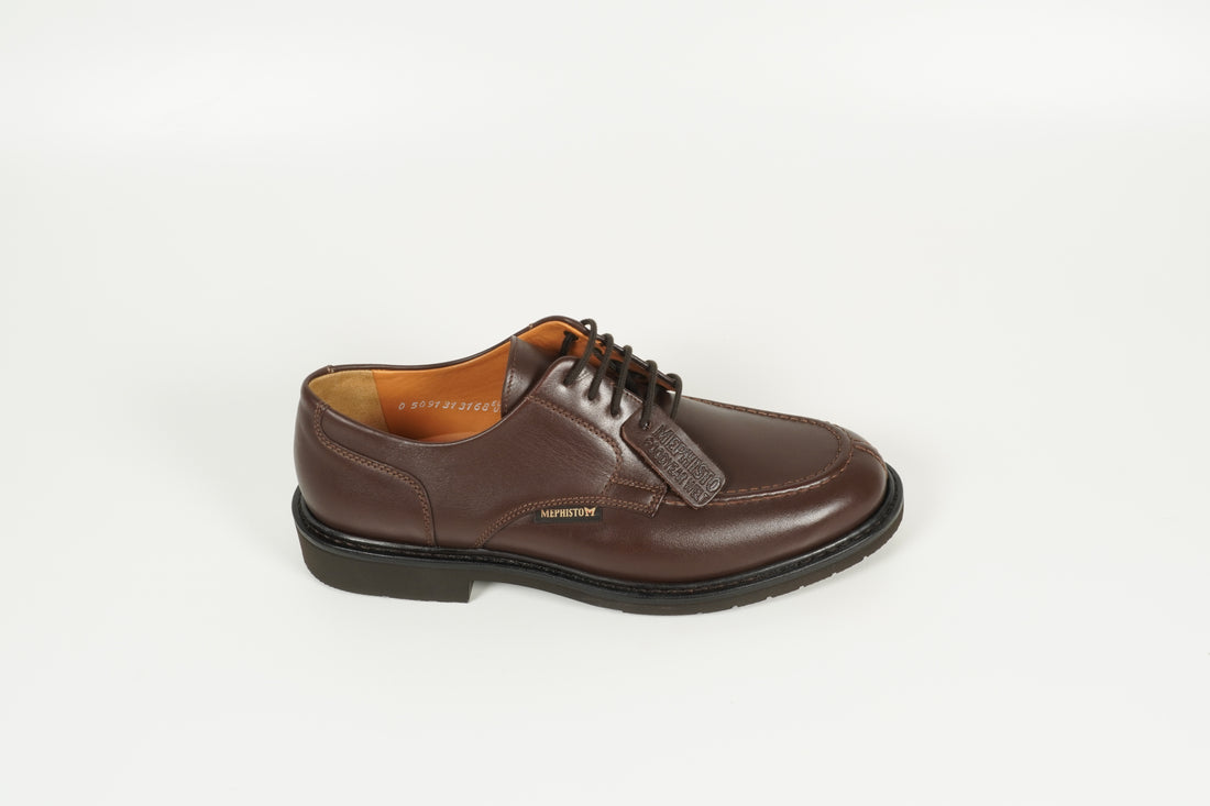 Chaussure à lacets marron