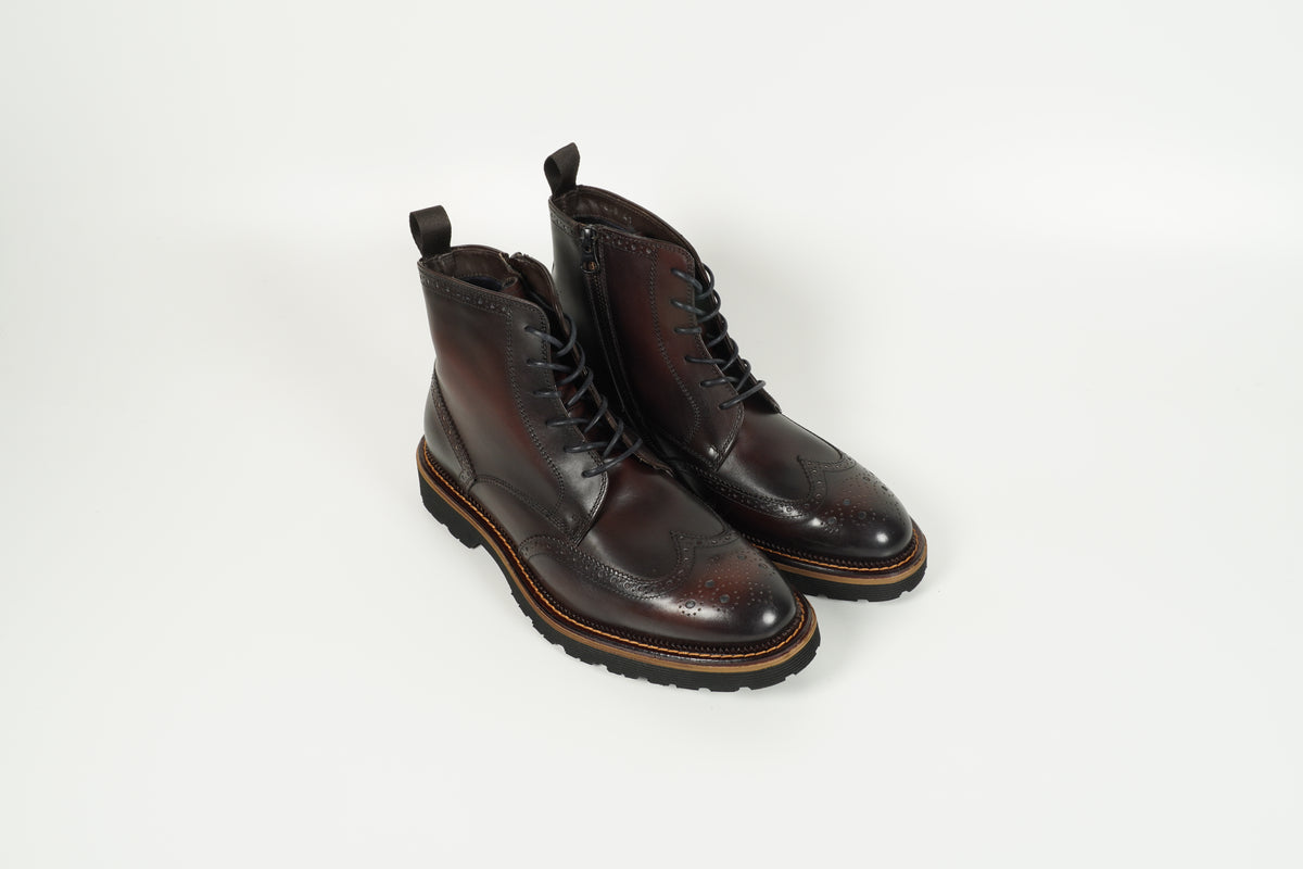 Boot Braun