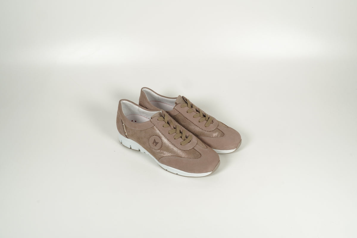 Baskets beiges