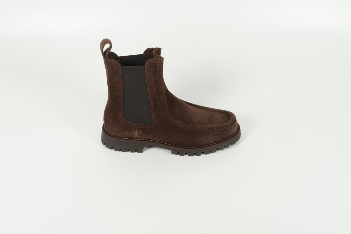 Boot Braun