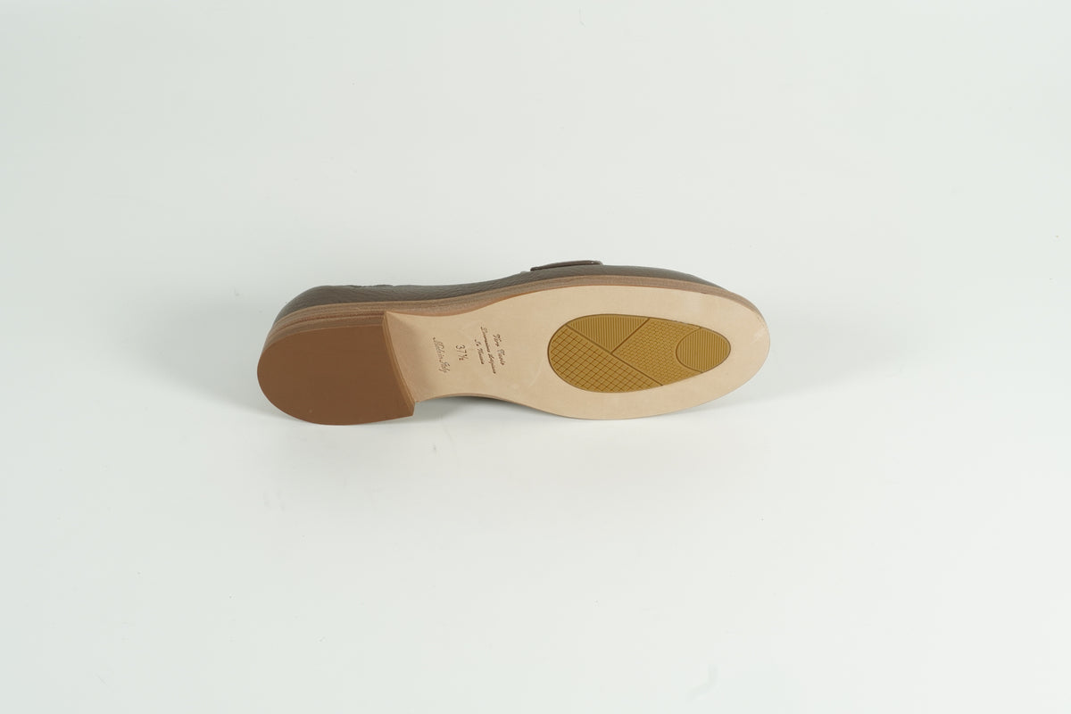 Taupe low shoe