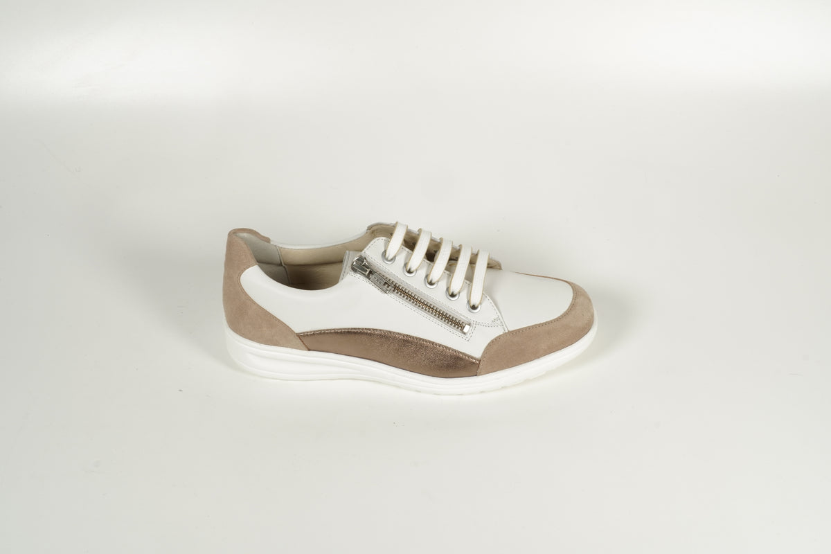 Sneaker White