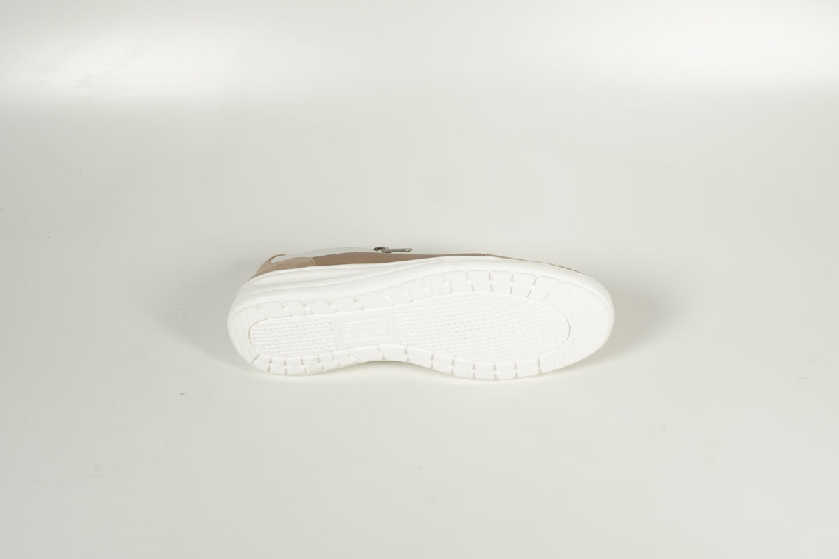 Sneaker White