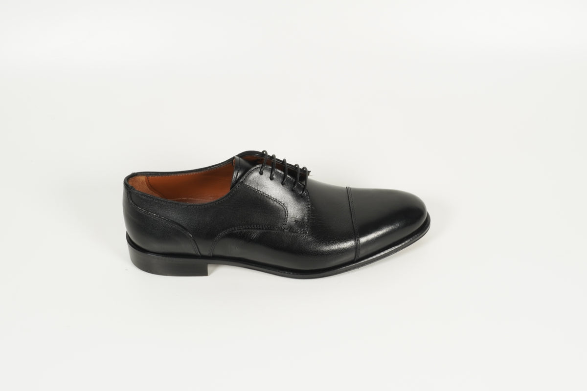 Schnürschuh Schwarz