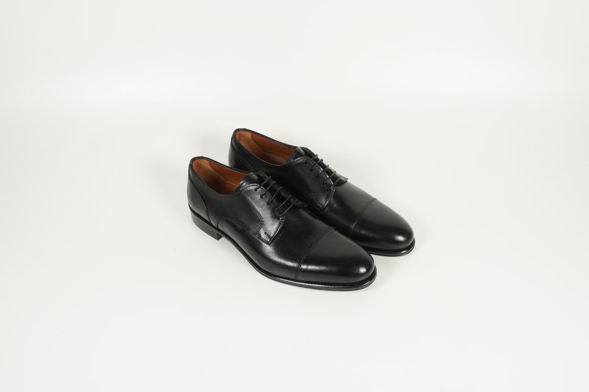Schnürschuh Schwarz