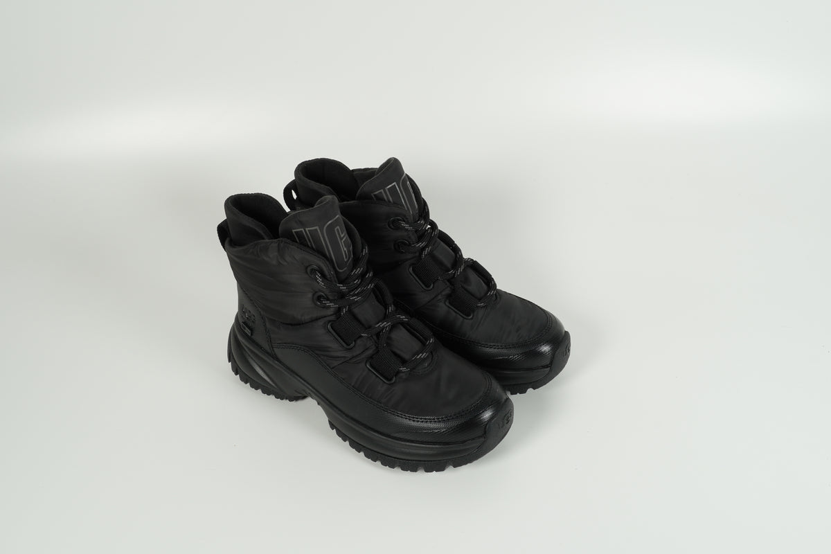Yose Puffer Lace Schwarz