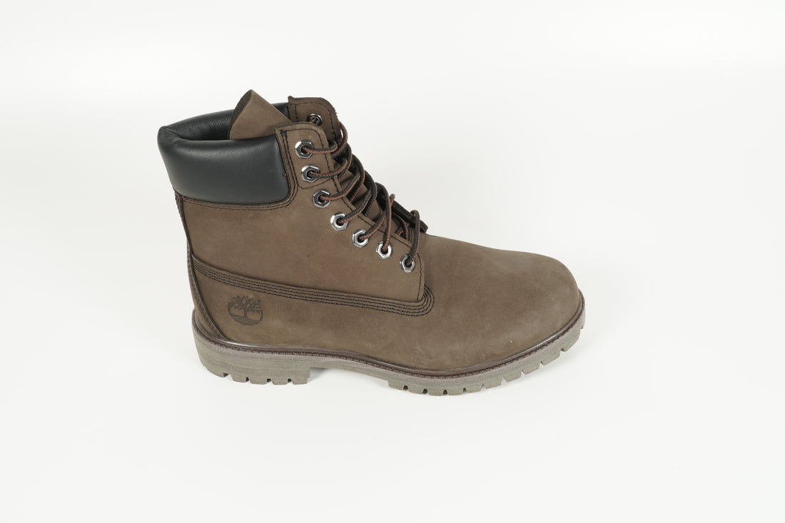 Boot Braun