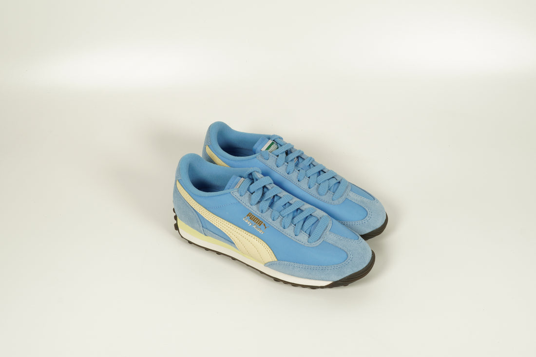 Sneaker Blau
