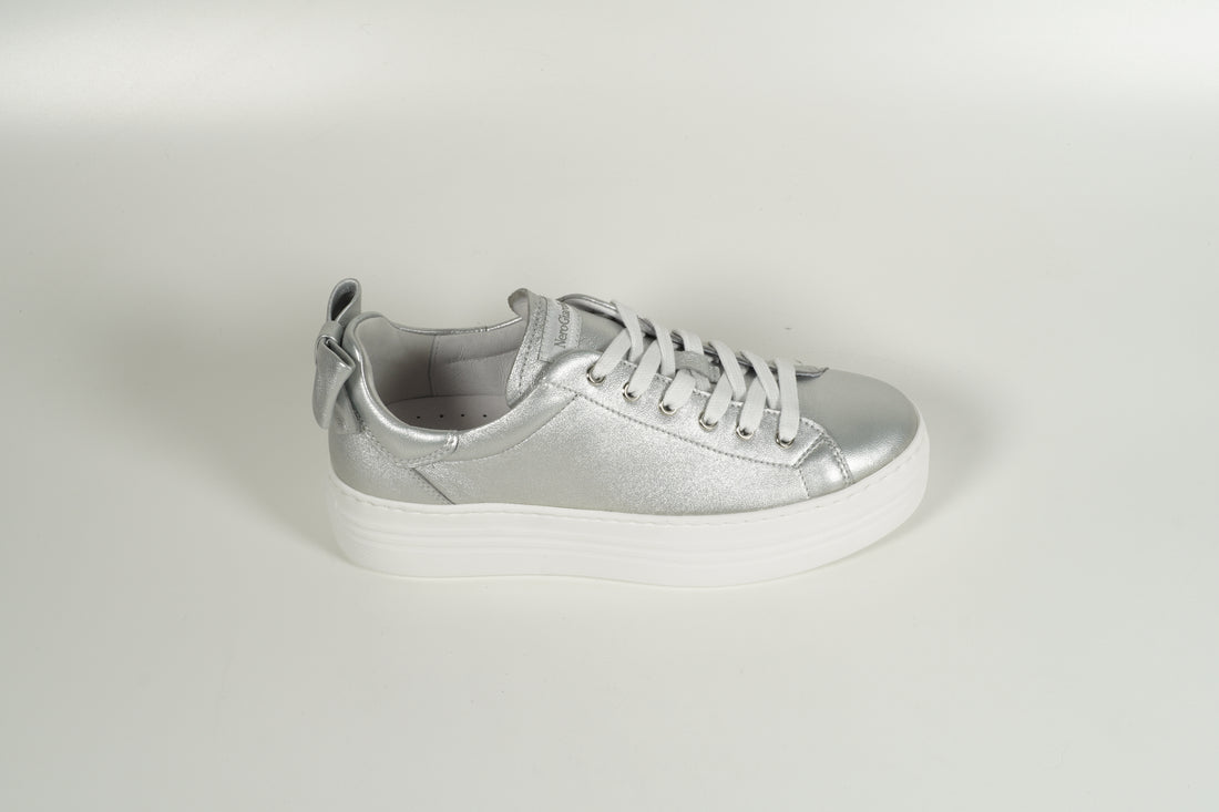 Sneaker Silber