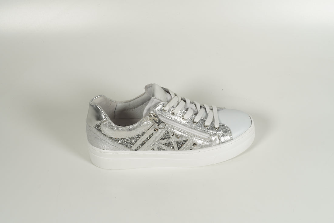 Sneaker Silber