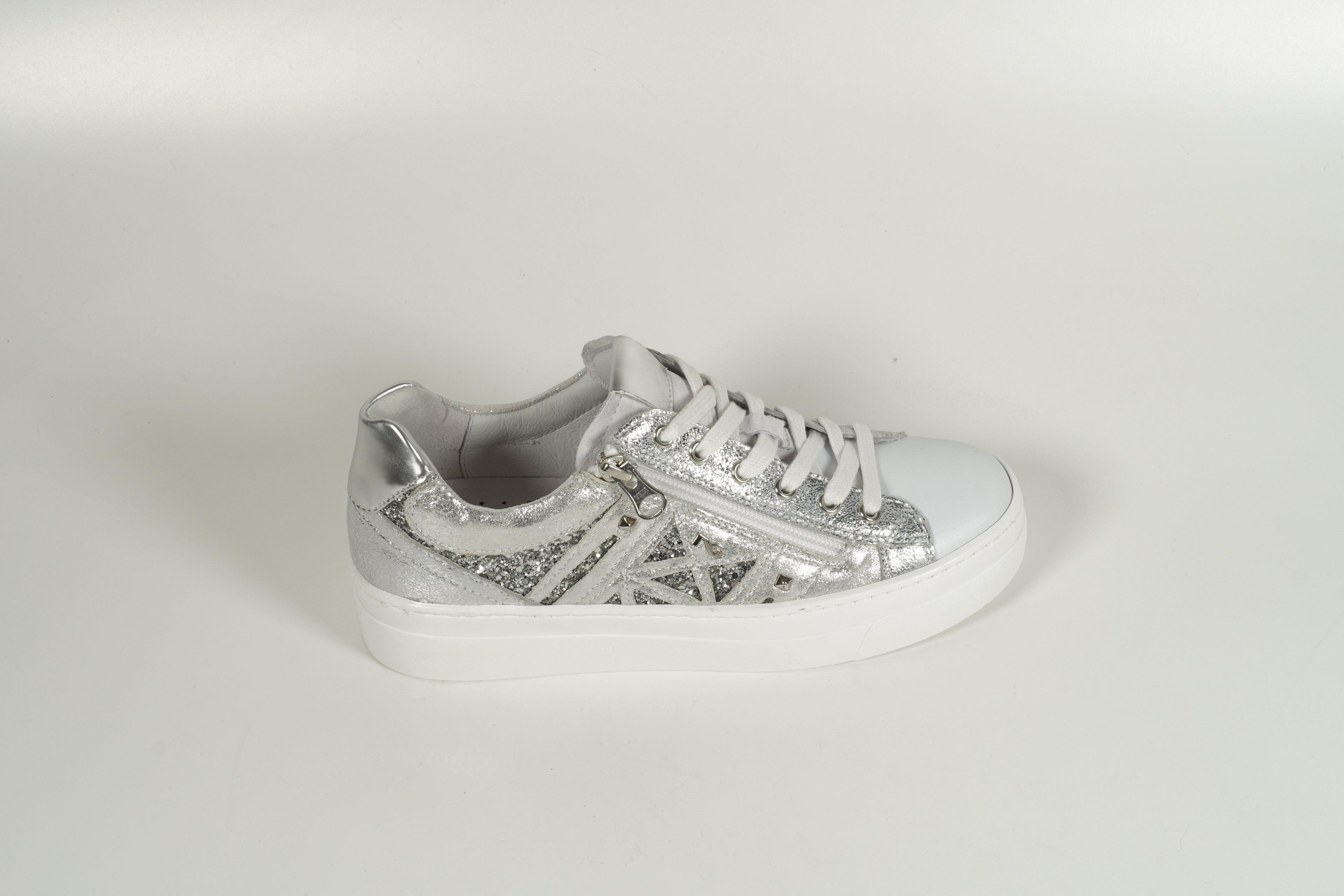 Sneaker Silber