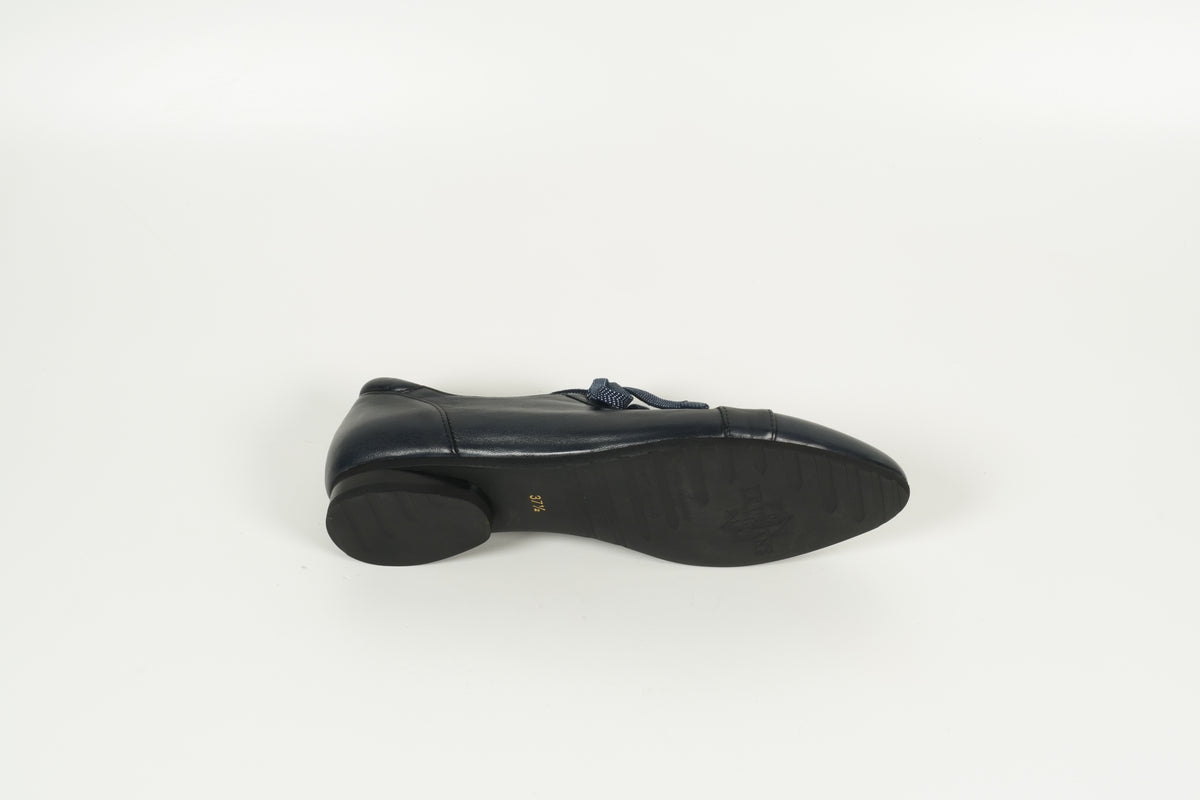 lace-up shoe blue
