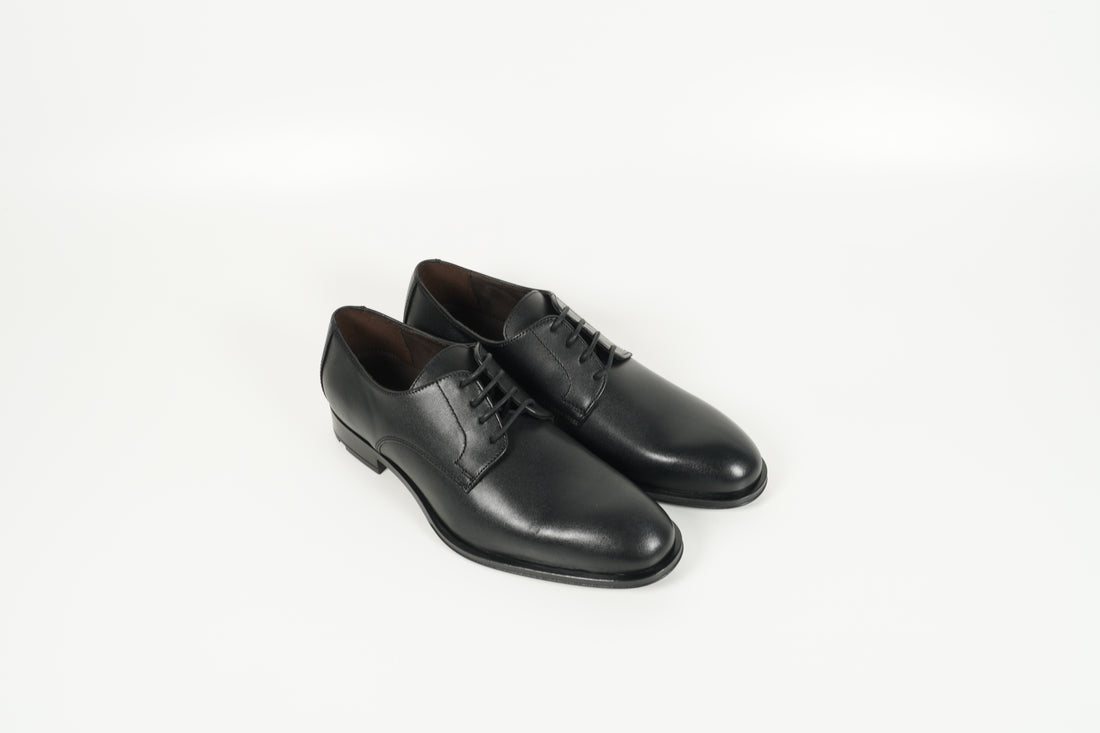 Schnürschuh Schwarz