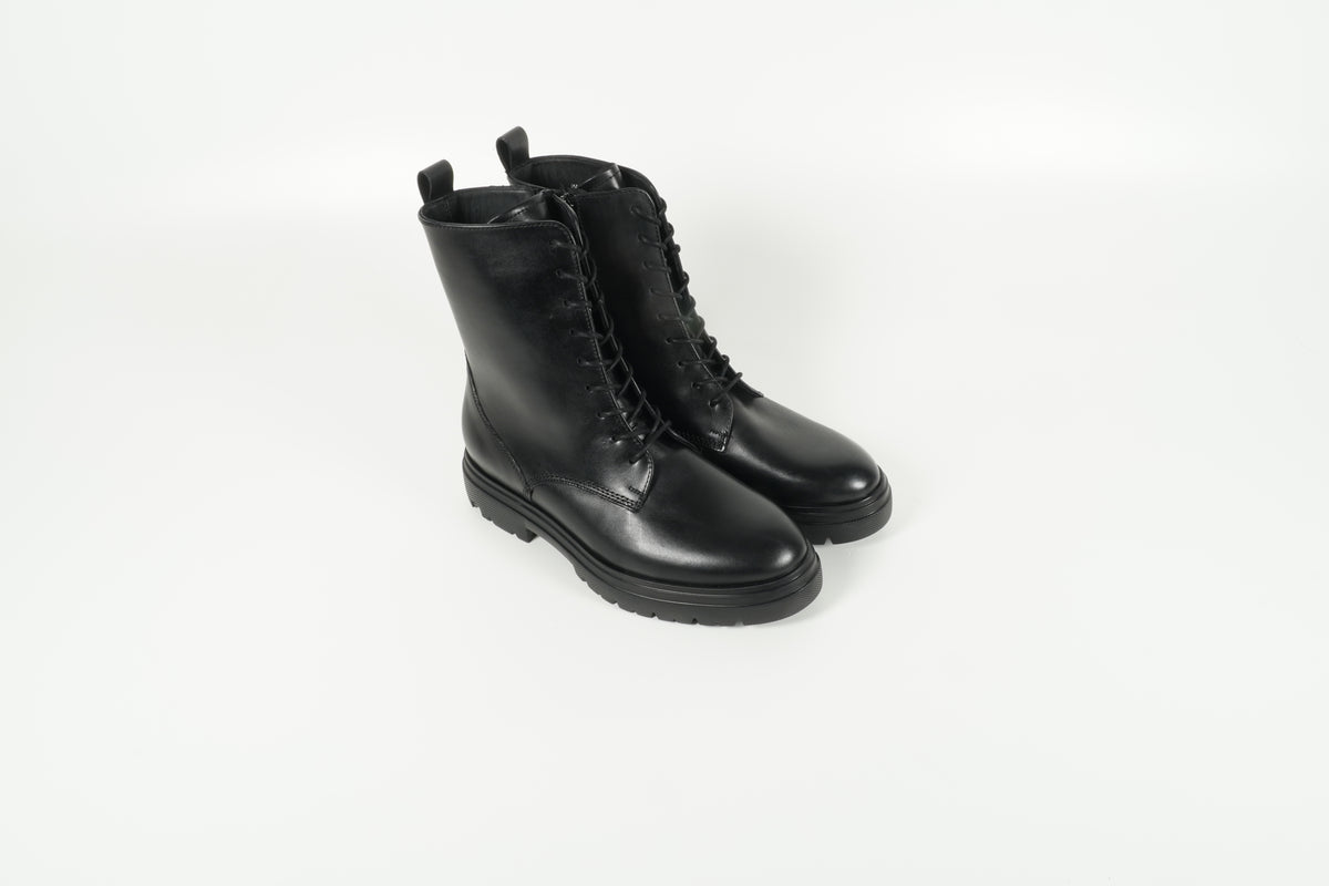 Schnürschuh Schwarz