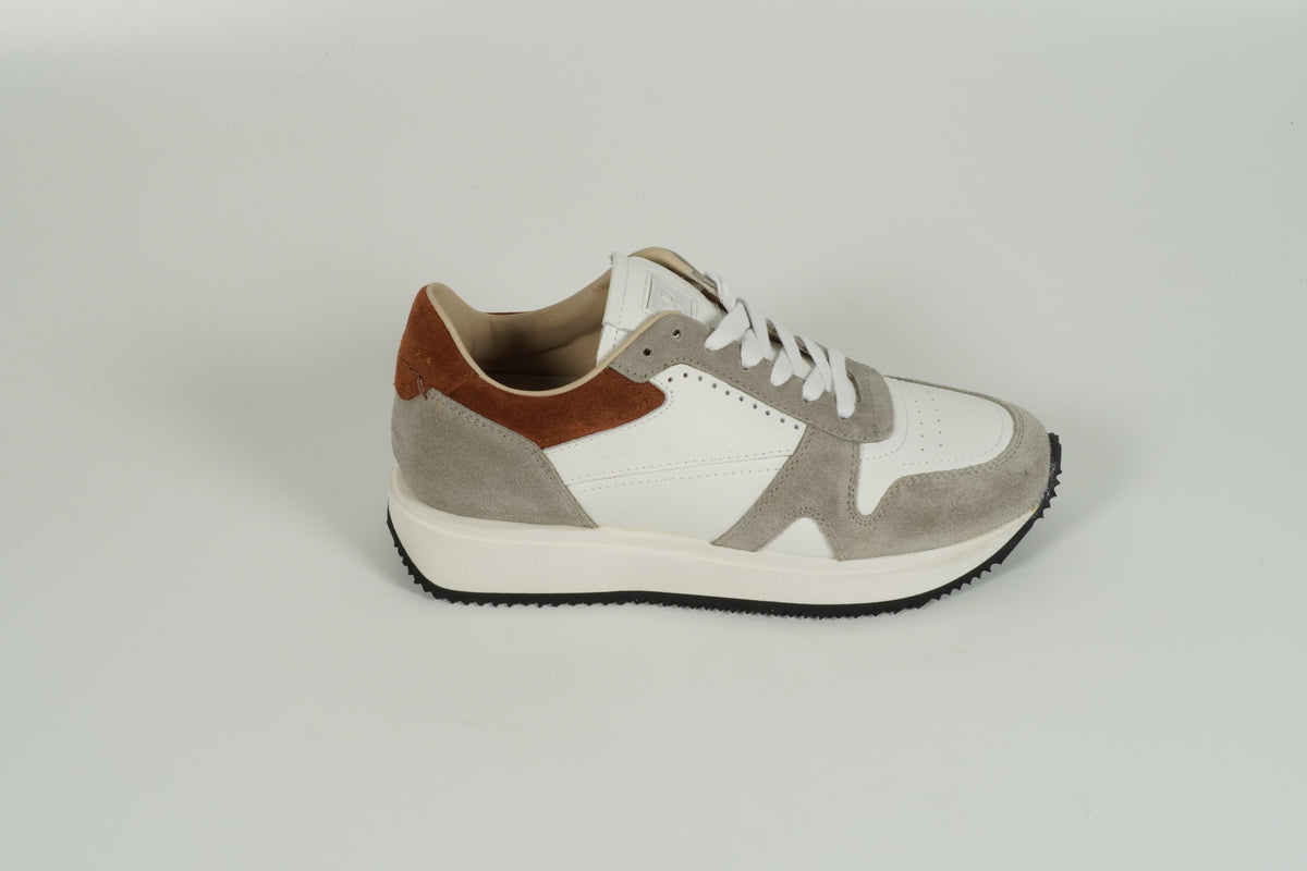 Sneaker White