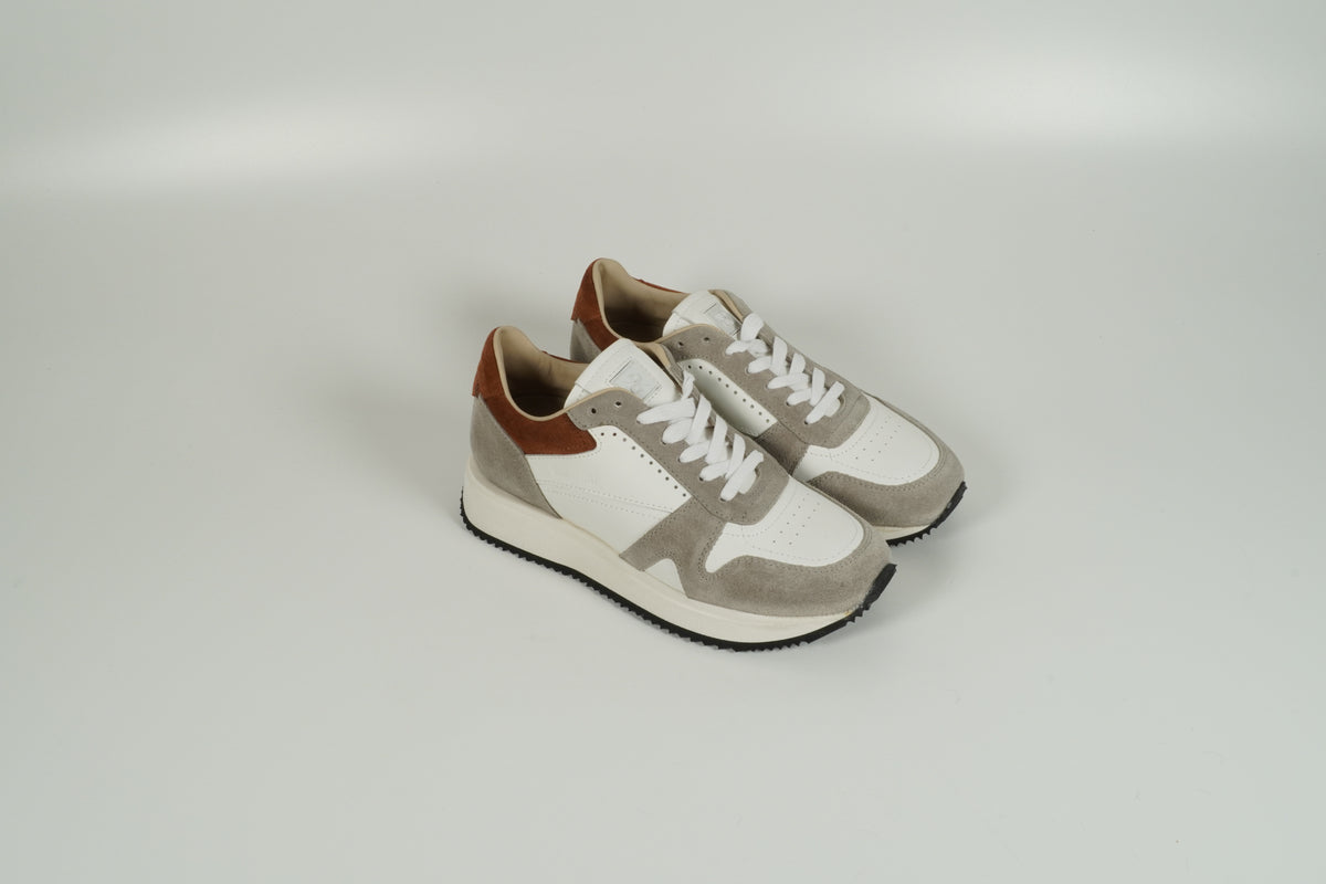 Sneaker White