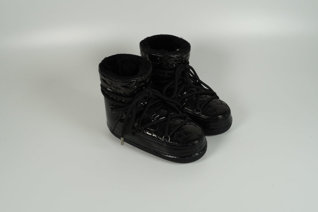 Boot Schwarz