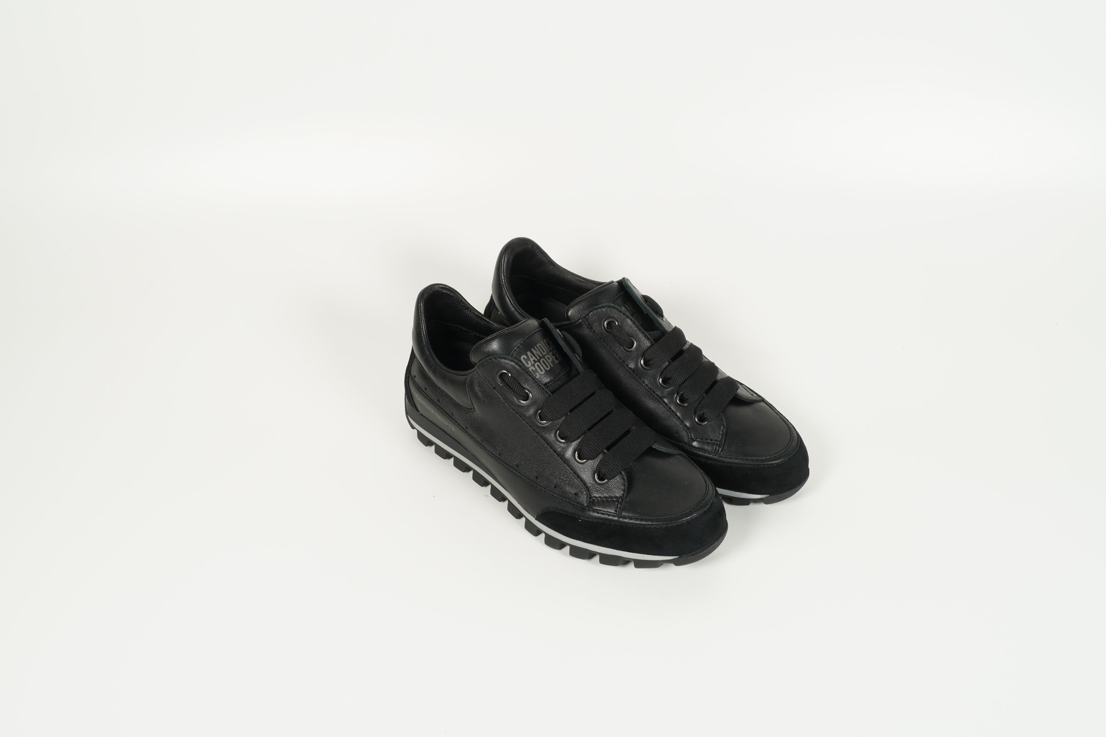 Sneaker Schwarz