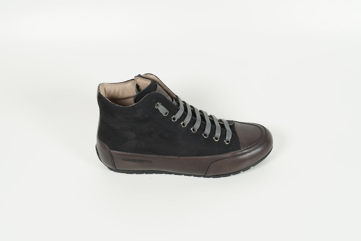 Sneaker Blau