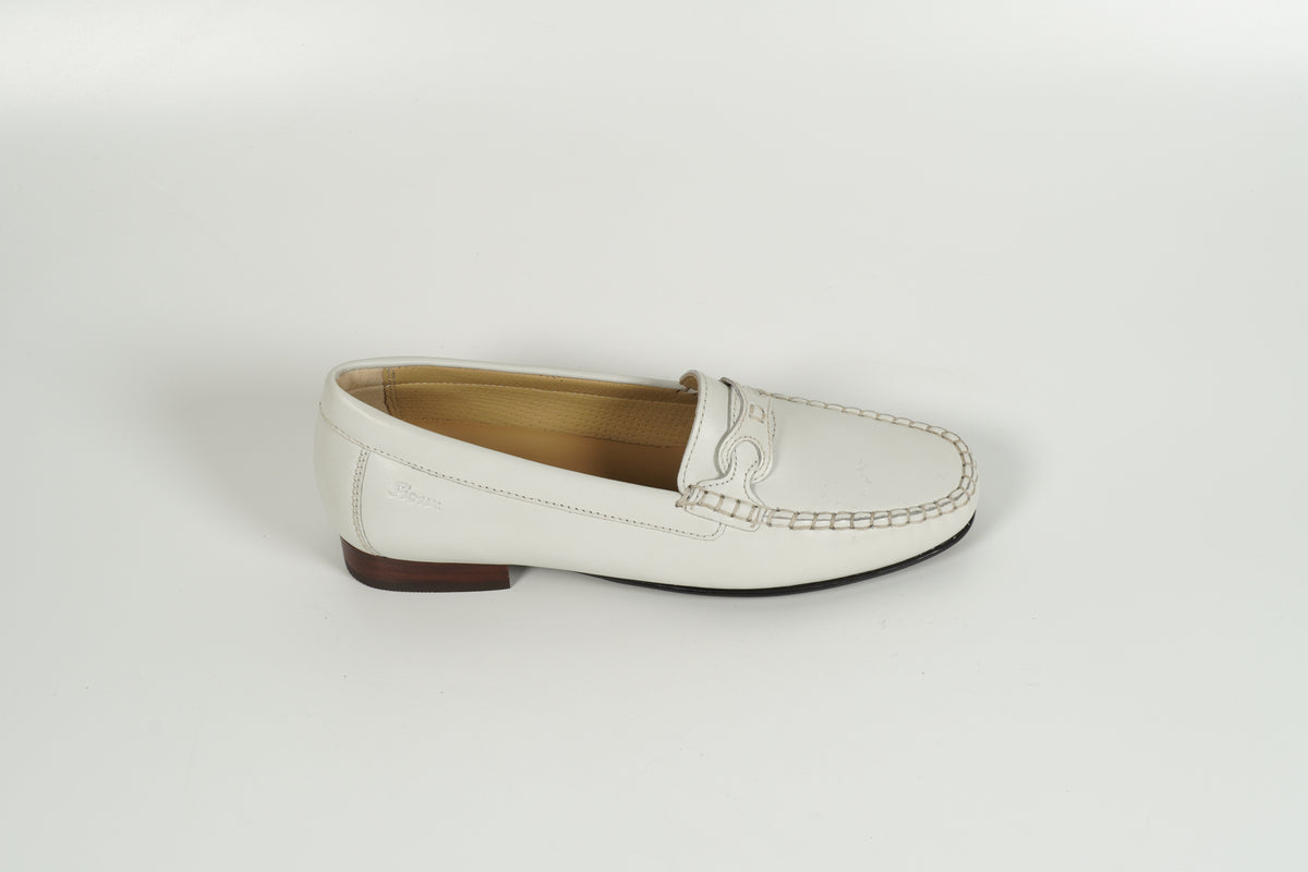 Moccasin White