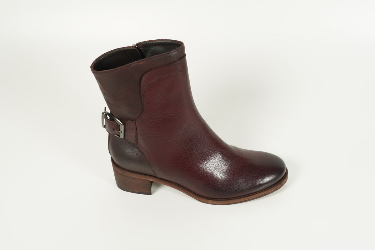 ankle boots red