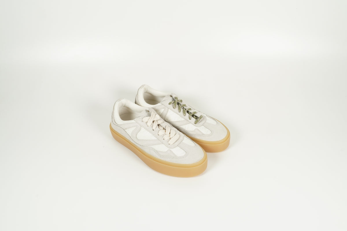 Sneaker White