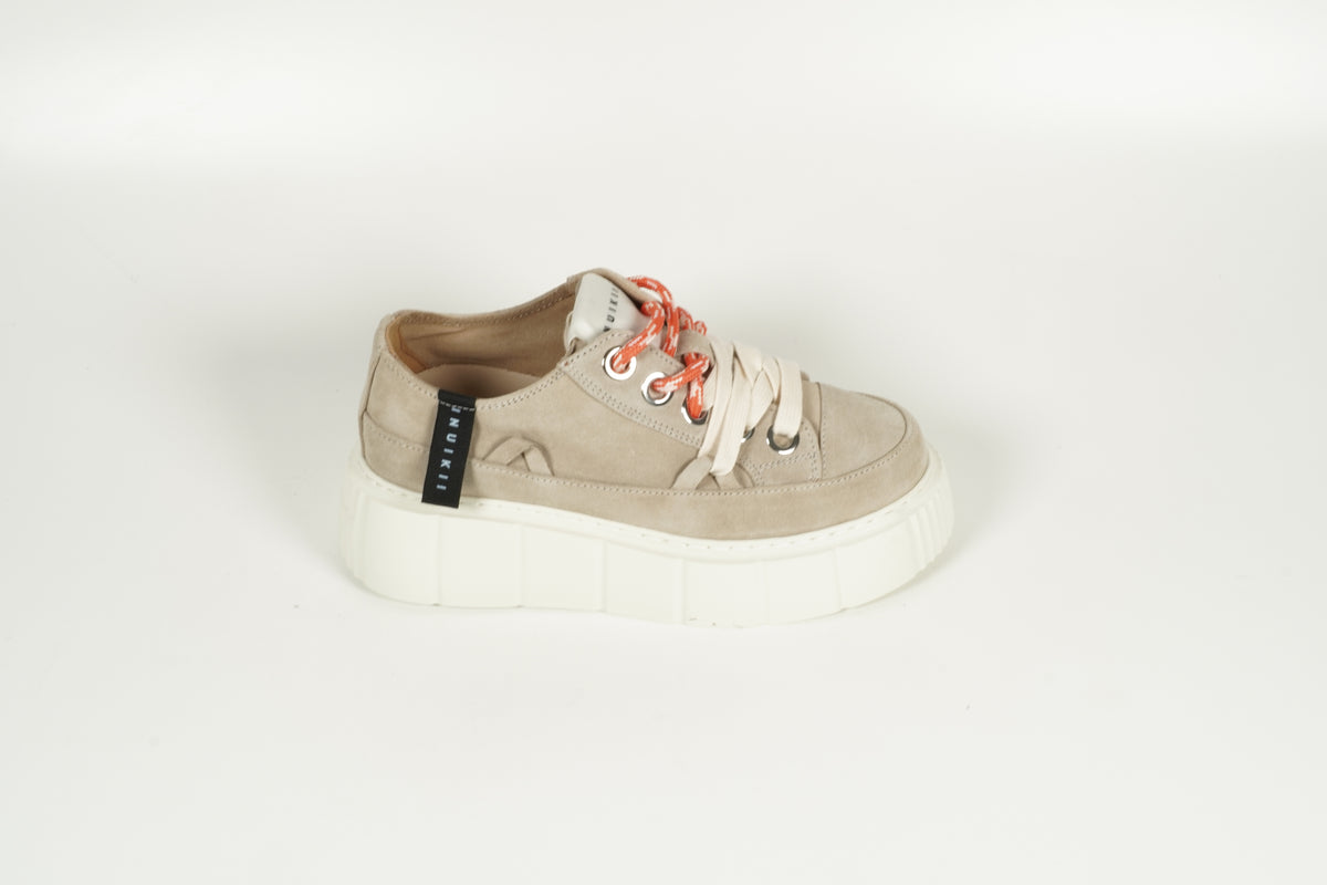 Baskets beiges