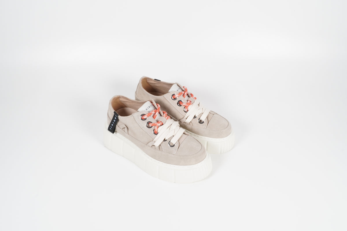Baskets beiges