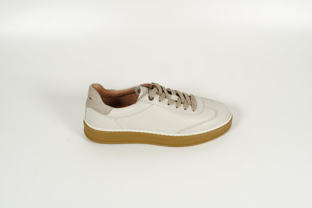 Sneaker White