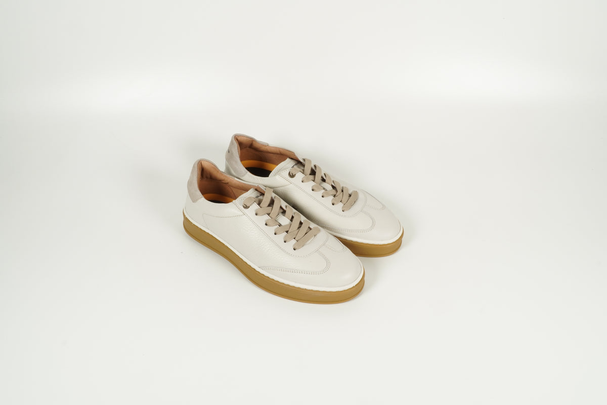Sneaker White
