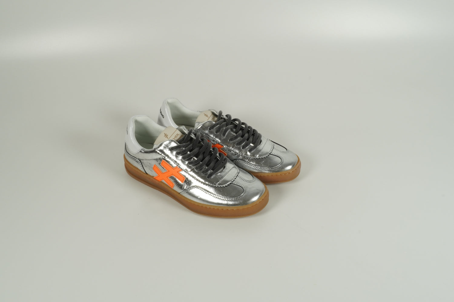 Sneaker Silber