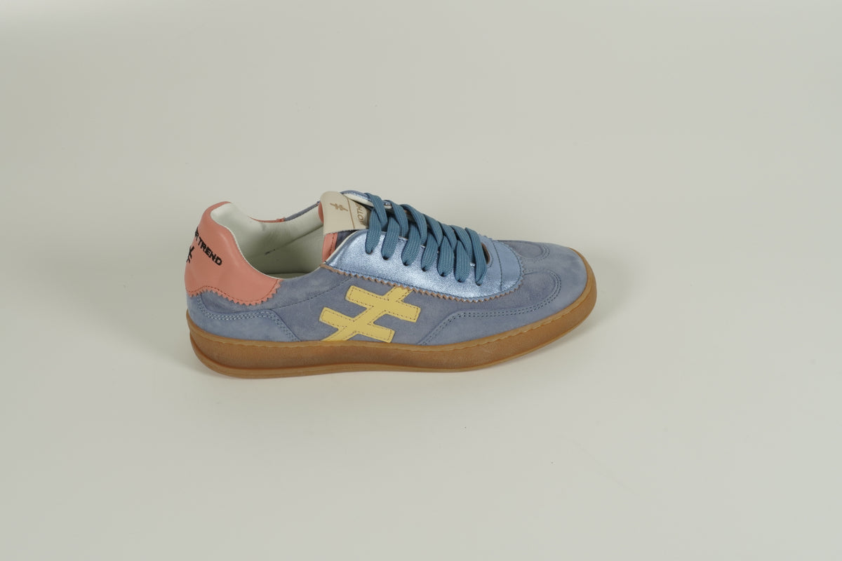 Baskets bleues