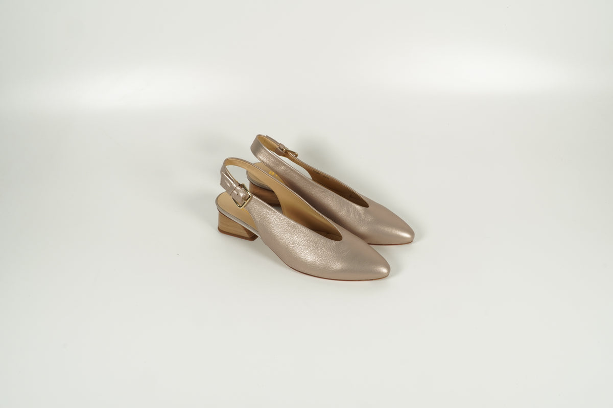 Gold Pumps