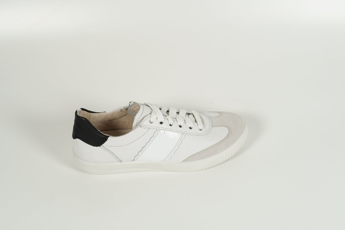 Baskets blanches