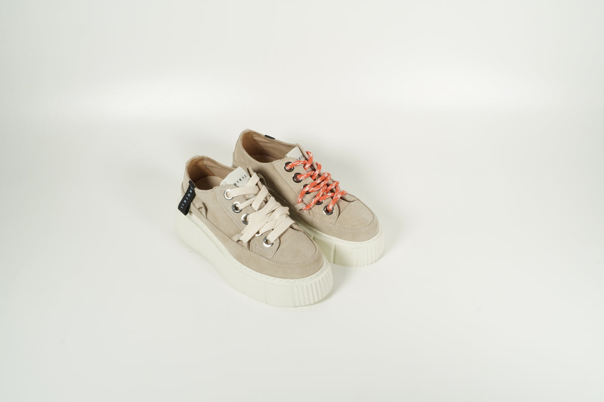 Baskets beiges