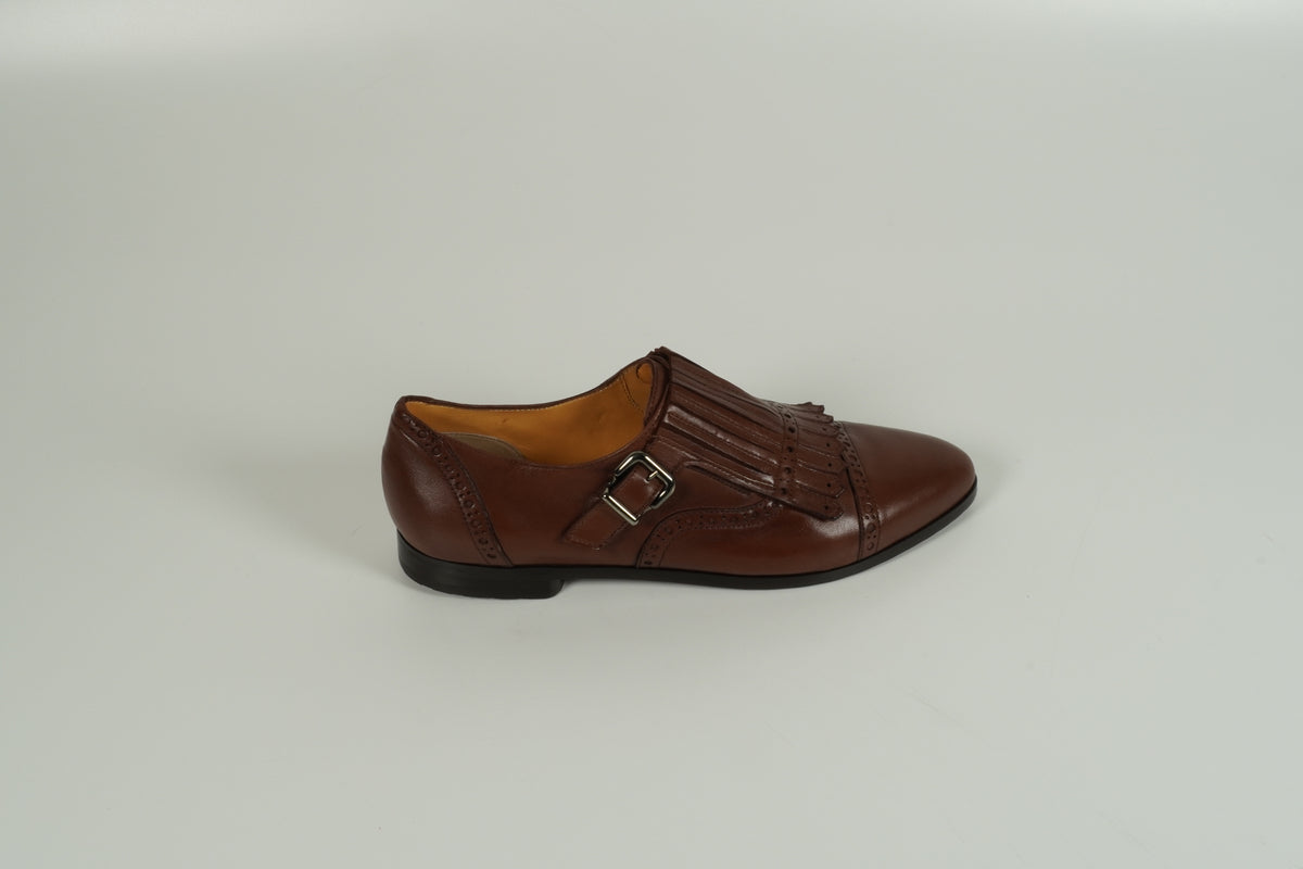 brown low shoe
