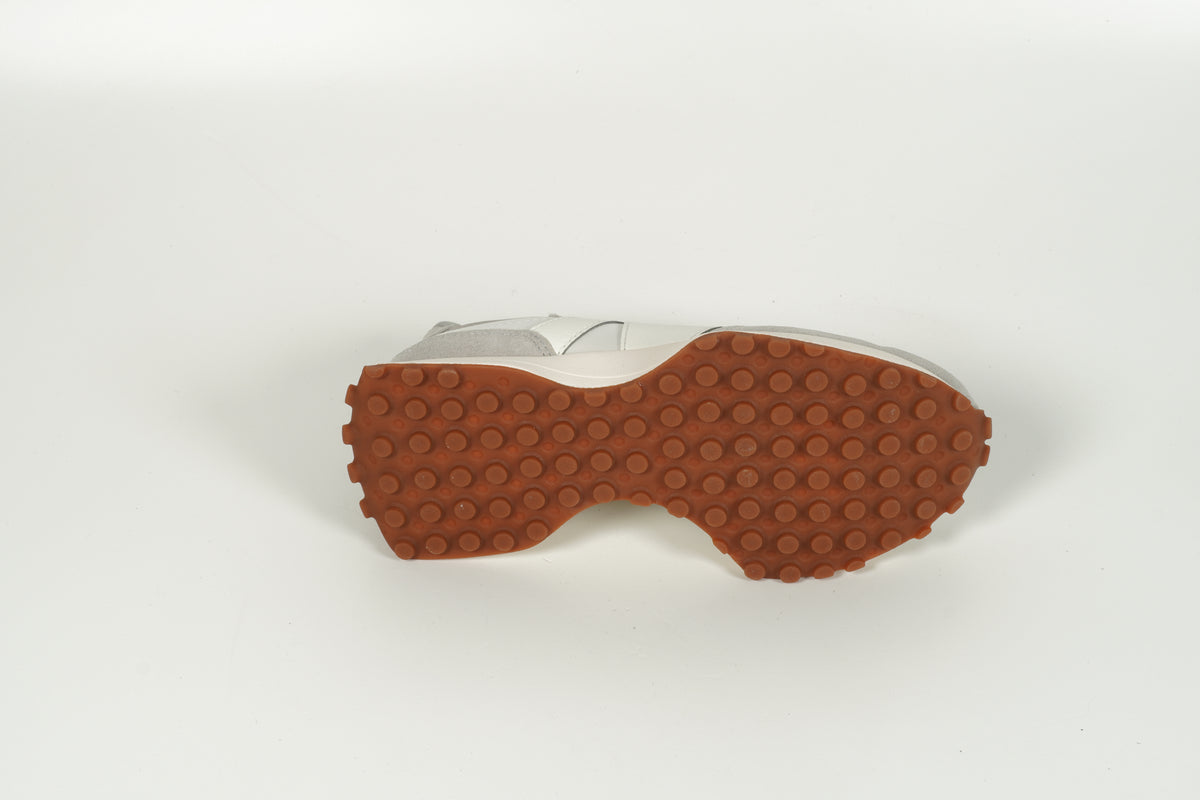 Baskets grises