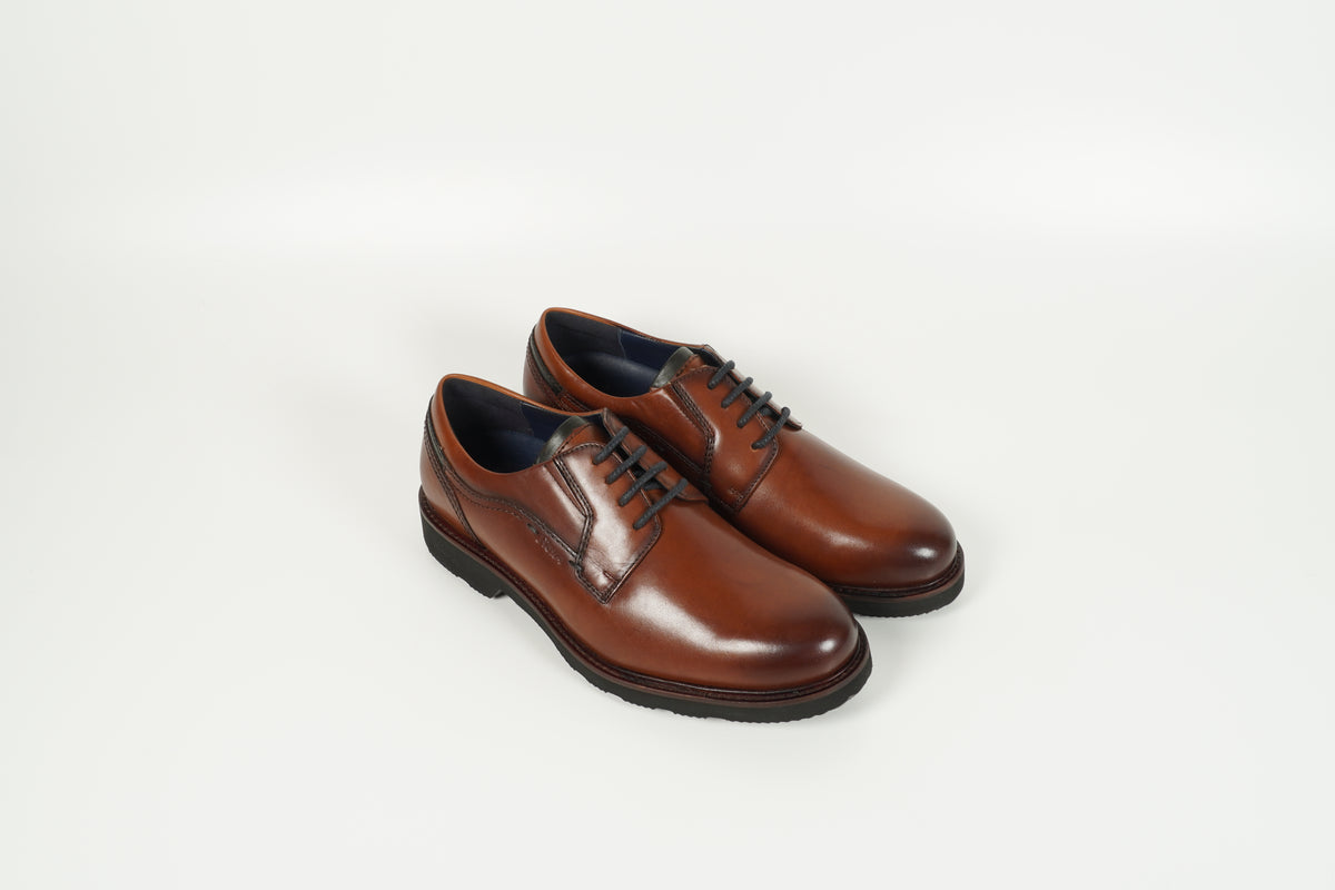Chaussure à lacets marron