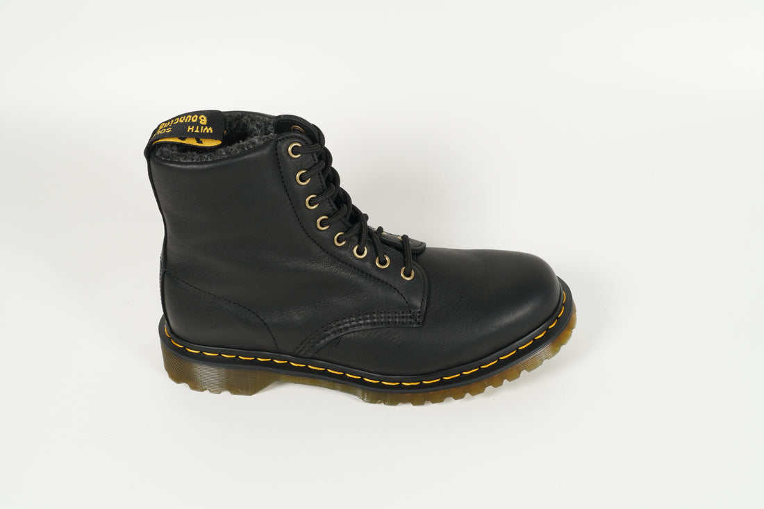 Boot Schwarz