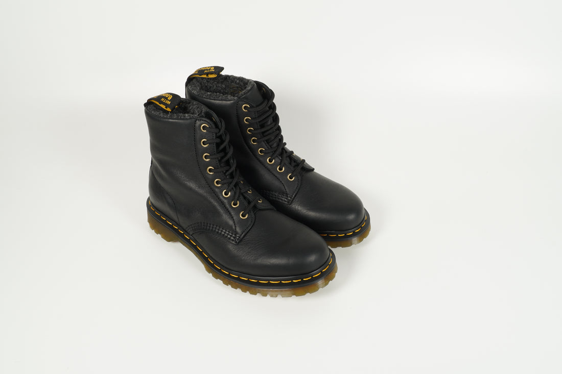 Boot Schwarz