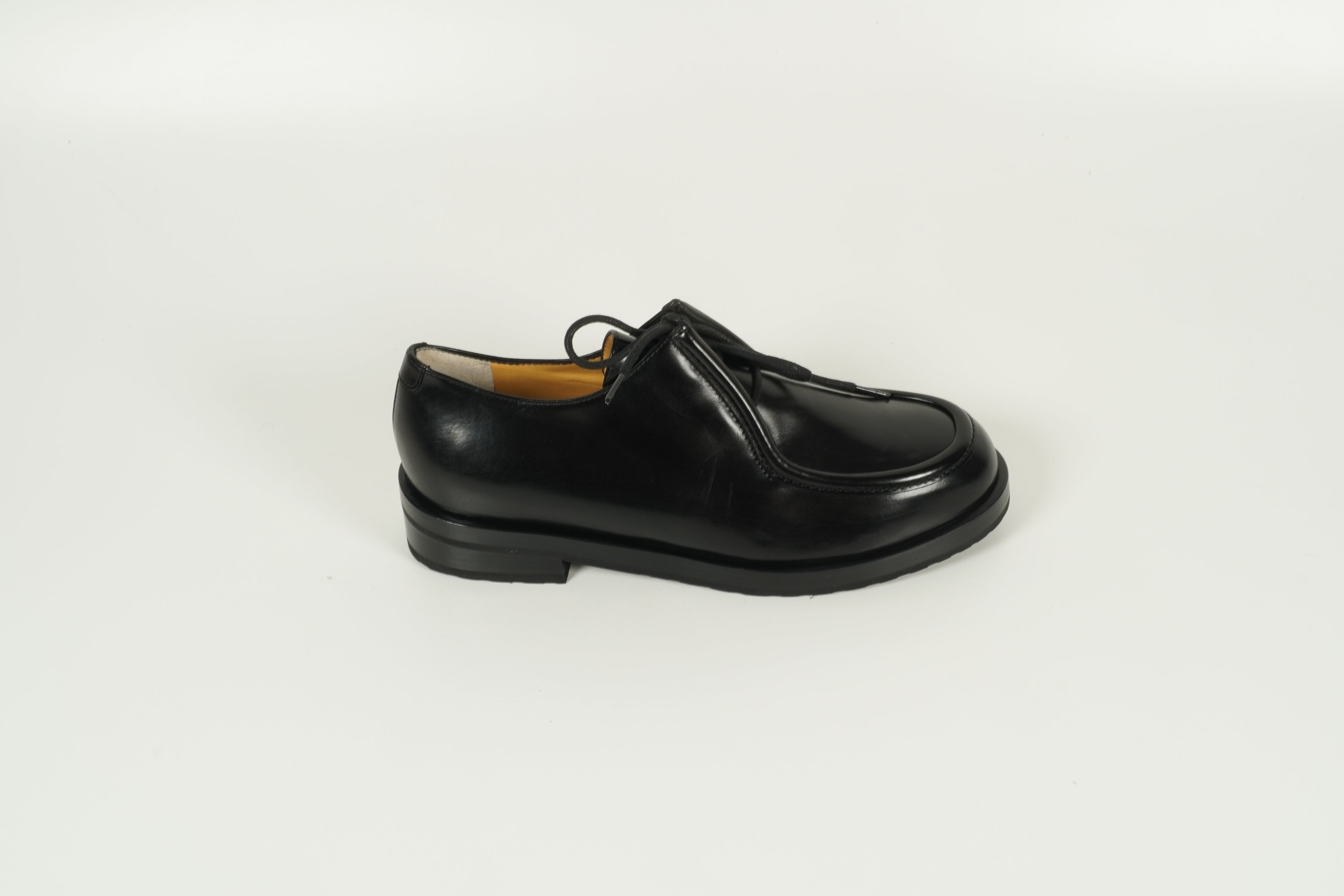 Schnürschuh Schwarz