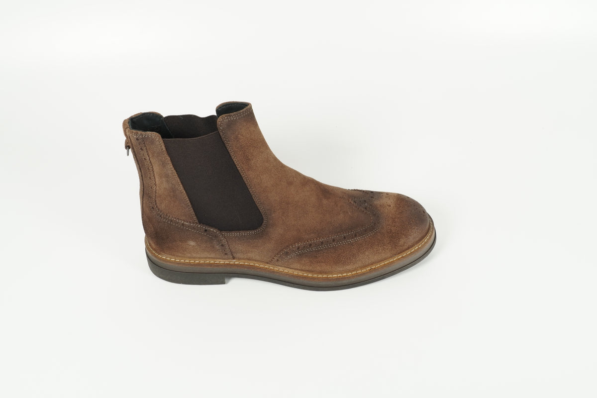 Boot Braun