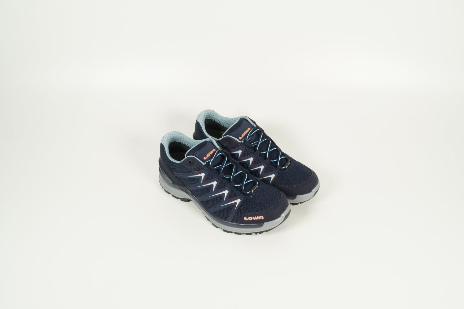 Chaussure à lacets bleue